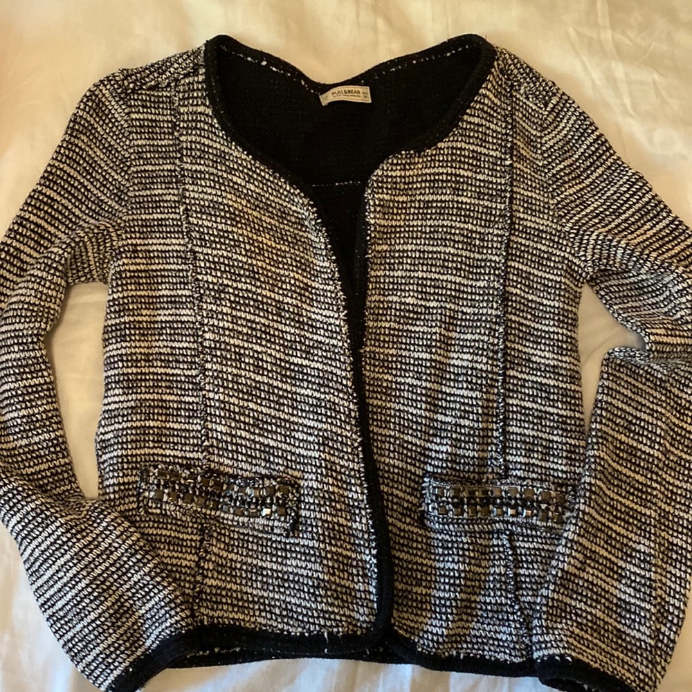 Pull & bear black and white sweater jacket